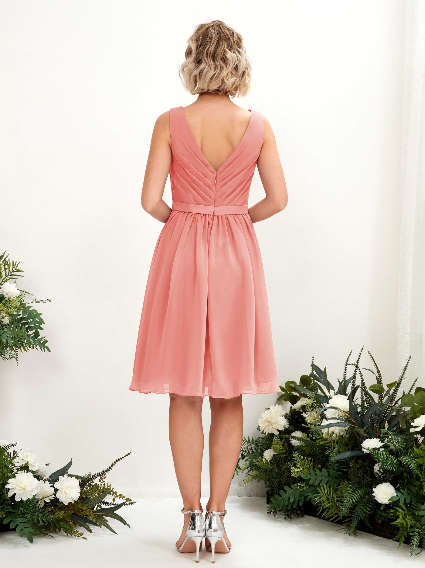 Peach Pink Bridesmaid Dresses Bridesmaid Dress Chiffon V-neck Knee Length Sleeveless Wedding Party Dress (81224829)#color_peach-pink