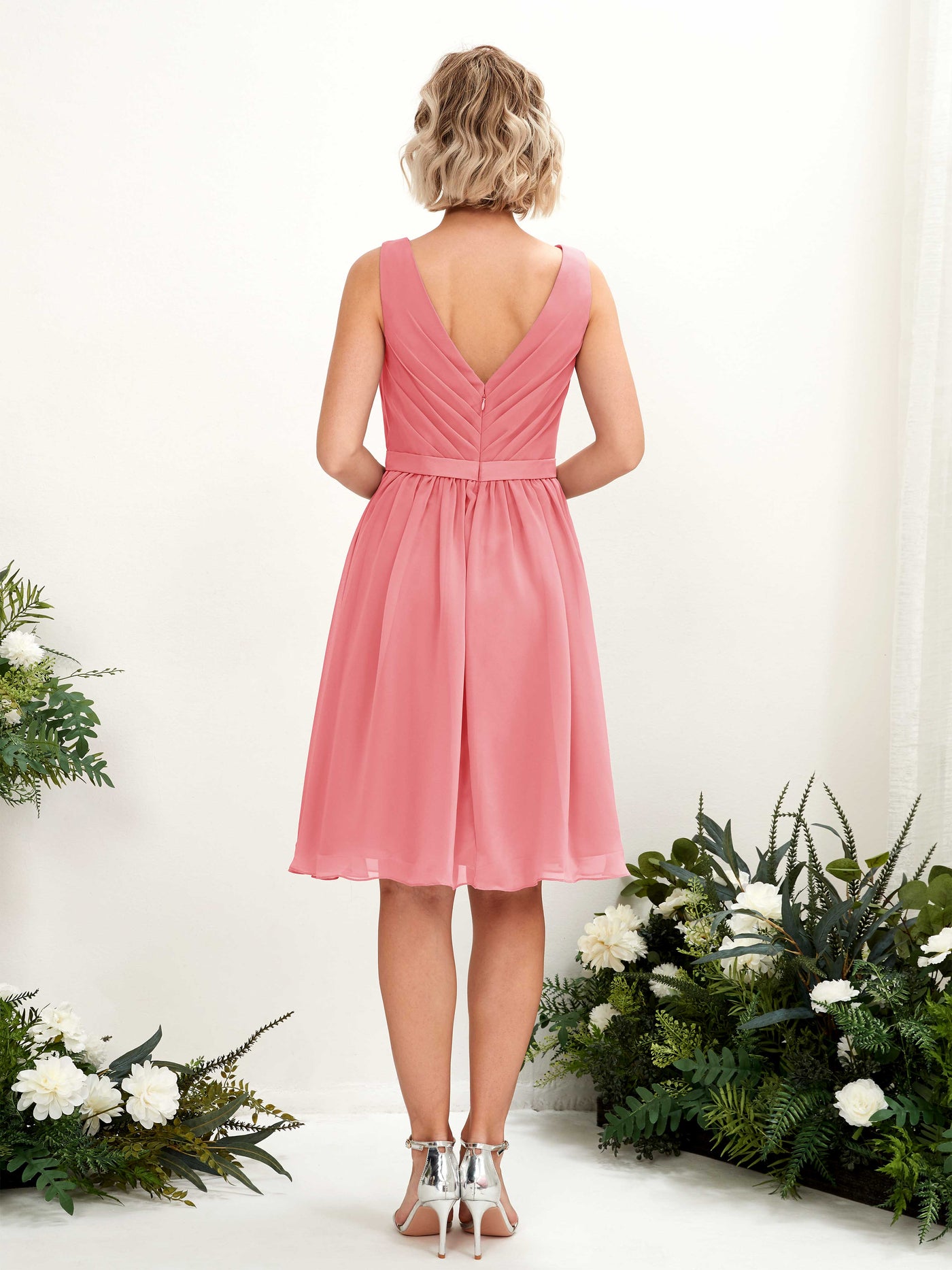 Coral Pink Bridesmaid Dresses Bridesmaid Dress Chiffon V-neck Knee Length Sleeveless Wedding Party Dress (81224830)#color_coral-pink