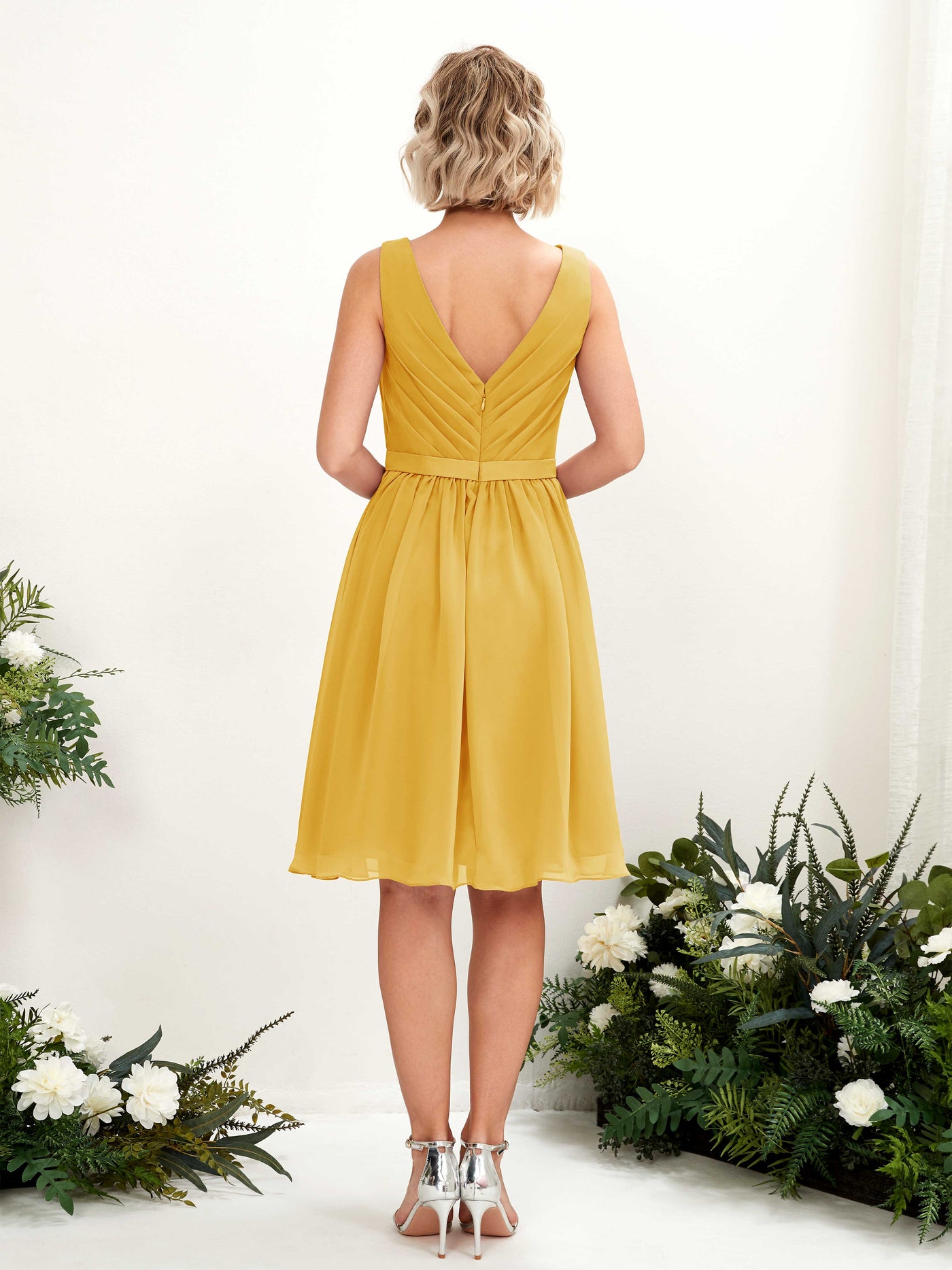 Mustard Yellow Bridesmaid Dresses Bridesmaid Dress Chiffon V-neck Knee Length Sleeveless Wedding Party Dress (81224833)#color_mustard-yellow