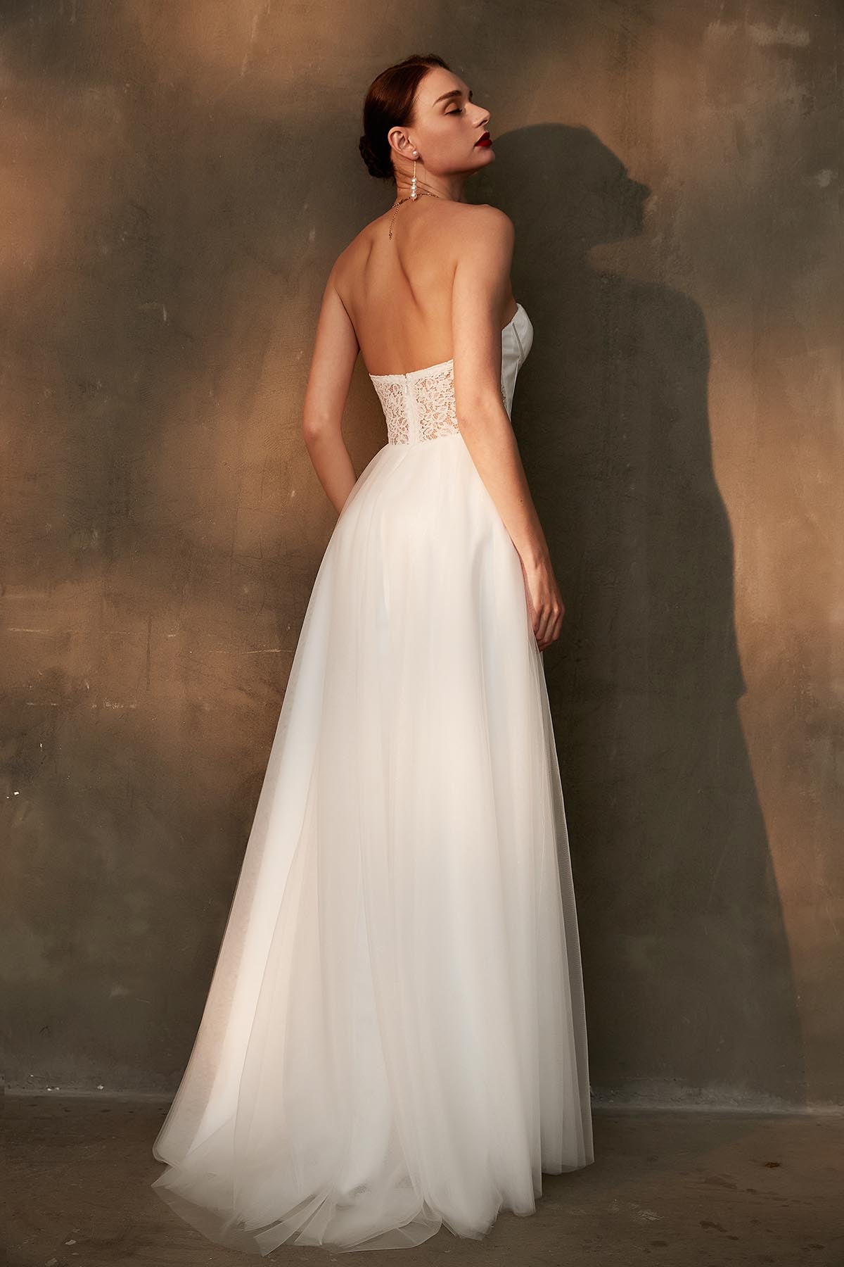 A-line Sweetheart Sleeveless Full Length Lace Wedding Dresses