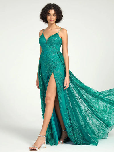 Carlyna Carlyna Carlyna Carlyna Sequin Tulle Mermaid V-Neck Dress with Strappy Back & Sweep Train