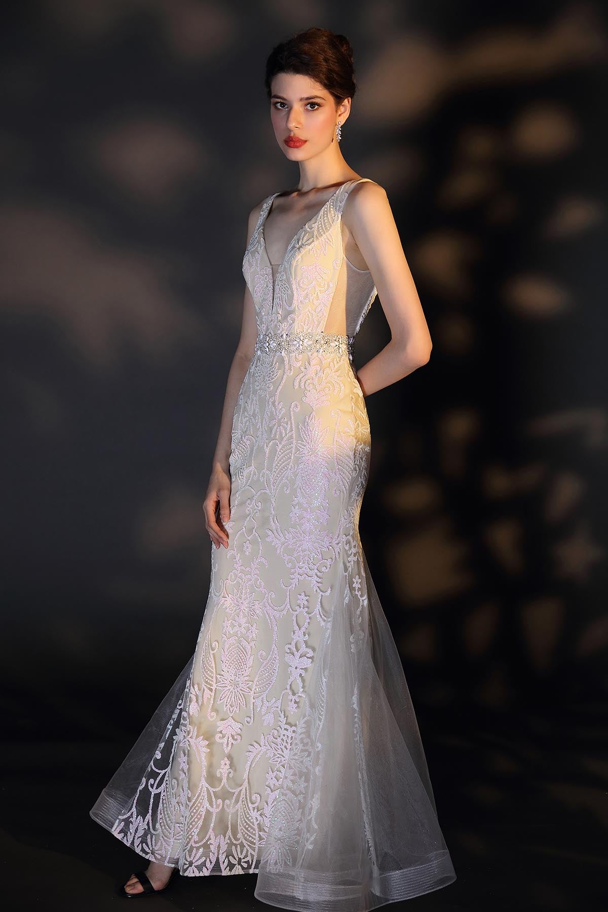 Mermaid/Trumpet V-neck Sleeveless Full Length Lace Wedding Dresses