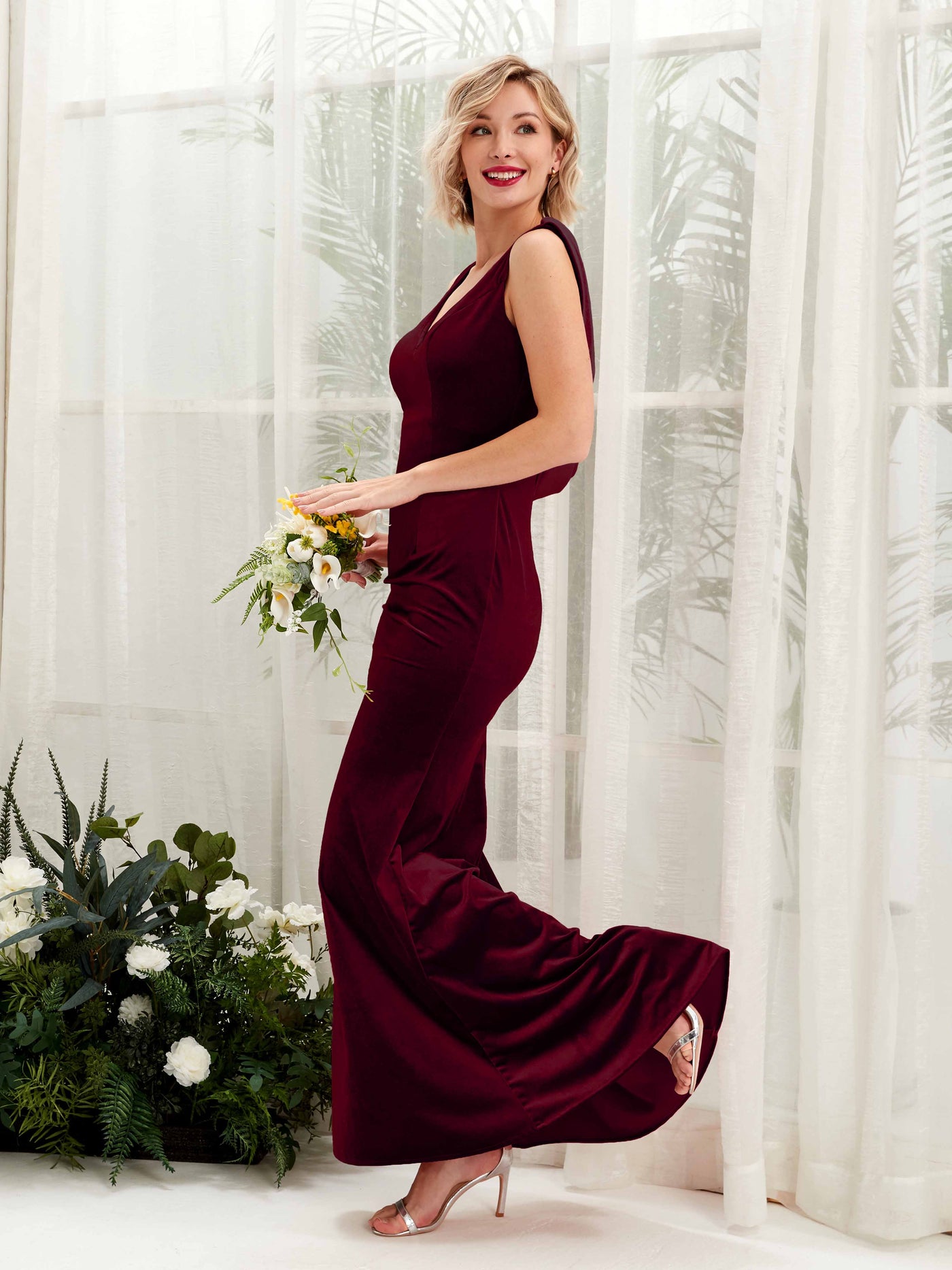Straps V-neck Sleeveless Velvet Bridesmaid Dress - Burgundy (80220313)#color_burgundy