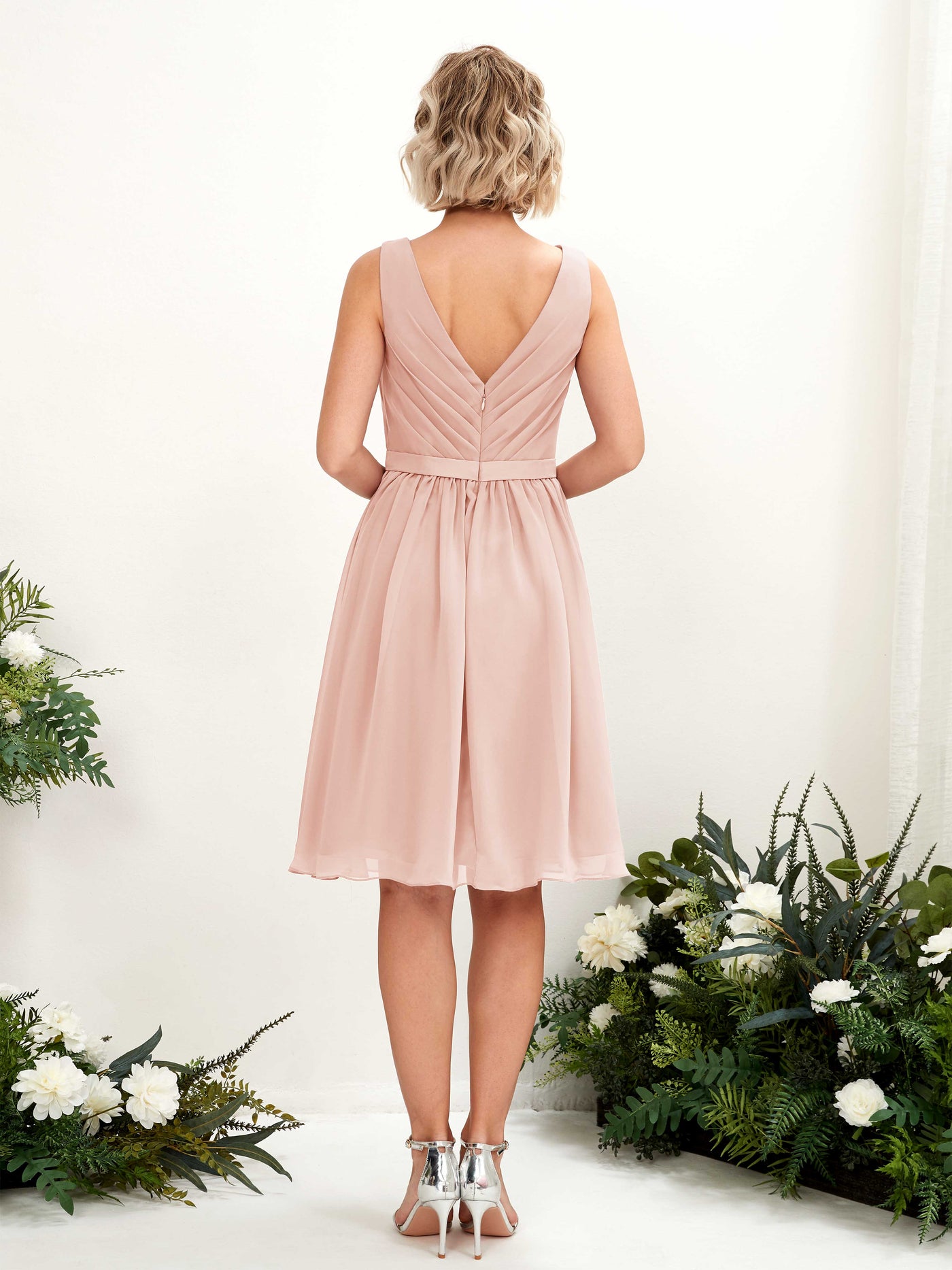 Pearl Pink Bridesmaid Dresses Bridesmaid Dress Chiffon V-neck Knee Length Sleeveless Wedding Party Dress (81224808)#color_pearl-pink